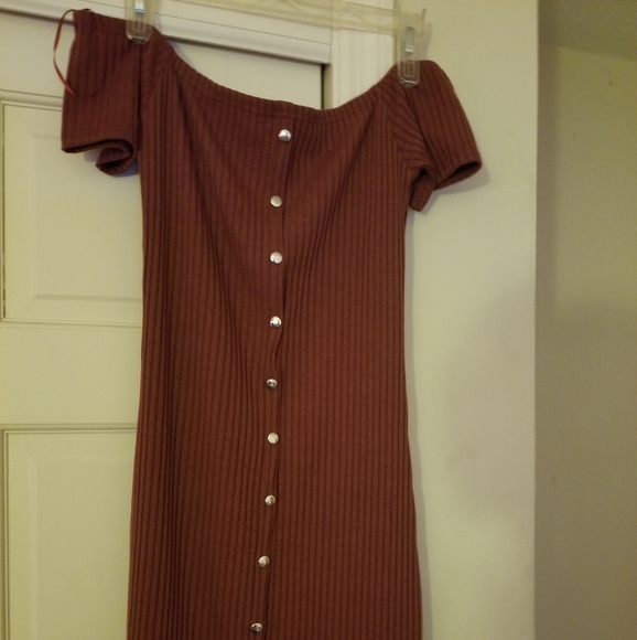 Off the shoulder body con dress - Picture 2 of 4